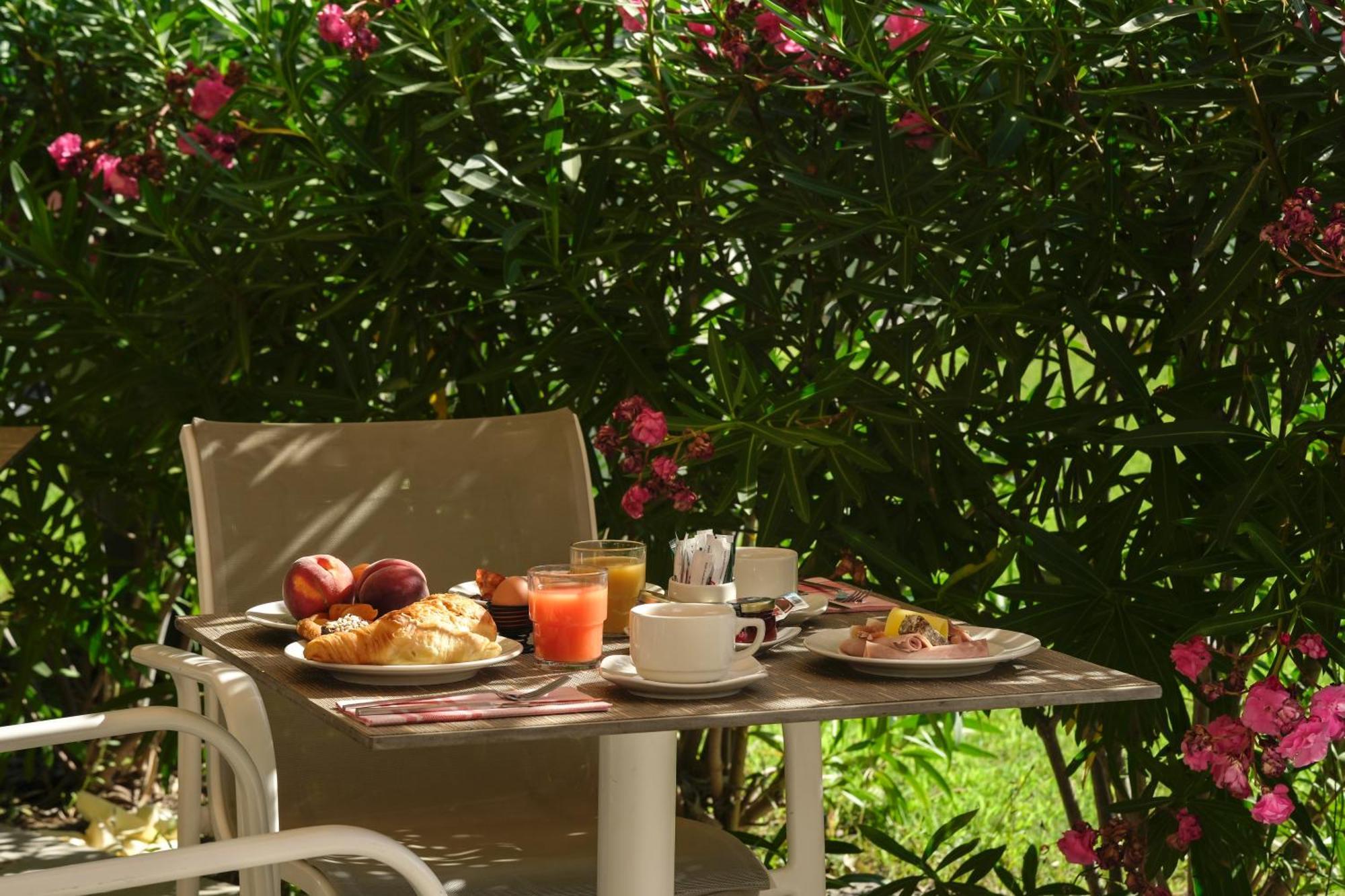 Grand Prix & Restaurant Hotel 3*